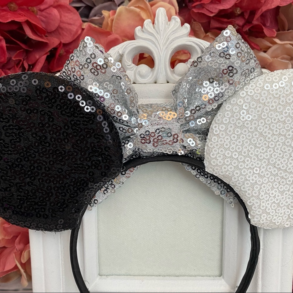 Minnie Mouse Nightmare Before Christmas Headband - Picture 10 of 11